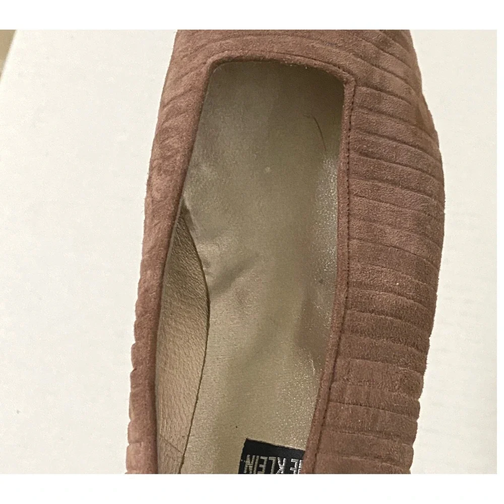 Anne Klein Vtg 80s Taupe Pleated Suede Low Heel Pumps Made in Italy Size 7.5M